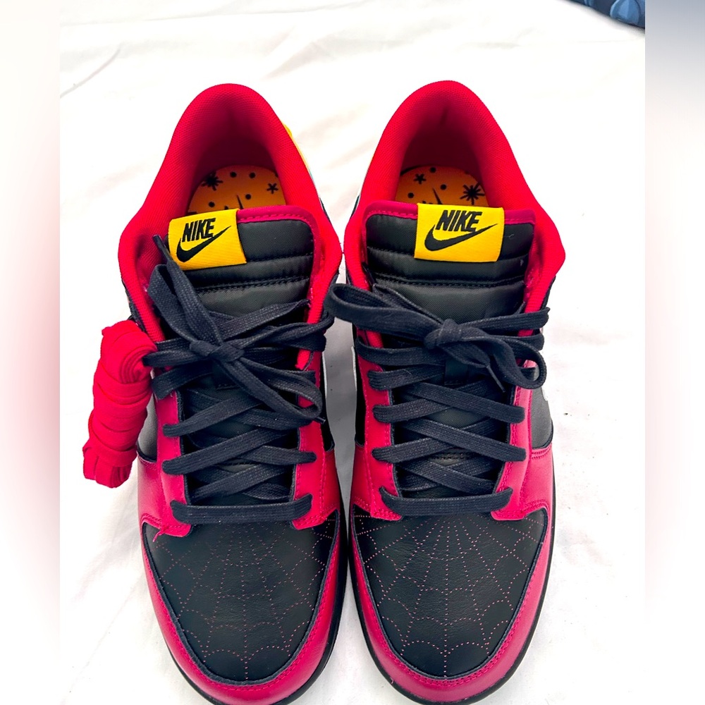 Nike spider man dunks ,SIZE 10.5